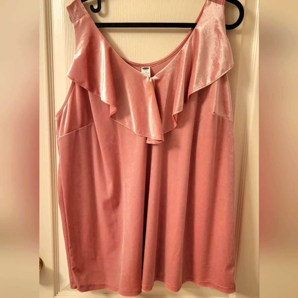 Velour pink ruffled tank top 1X